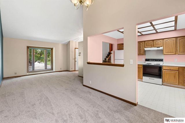 12909 Camden Avenue, Omaha, NE 68164