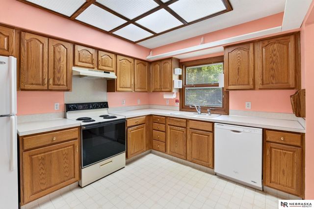 12909 Camden Avenue, Omaha, NE 68164