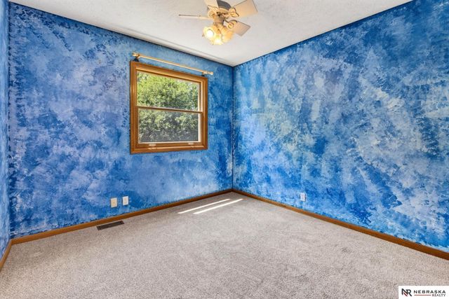 12909 Camden Avenue, Omaha, NE 68164
