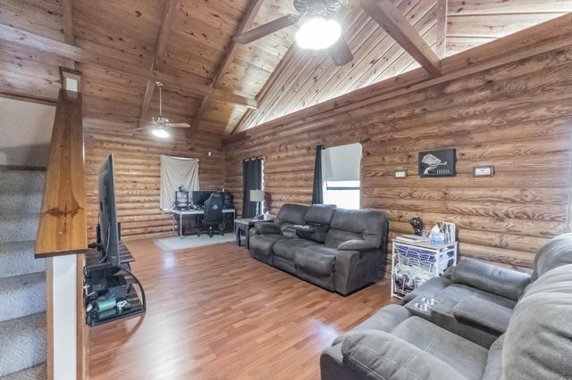 605 Ne Clayton Street, Dayton, TX 77535