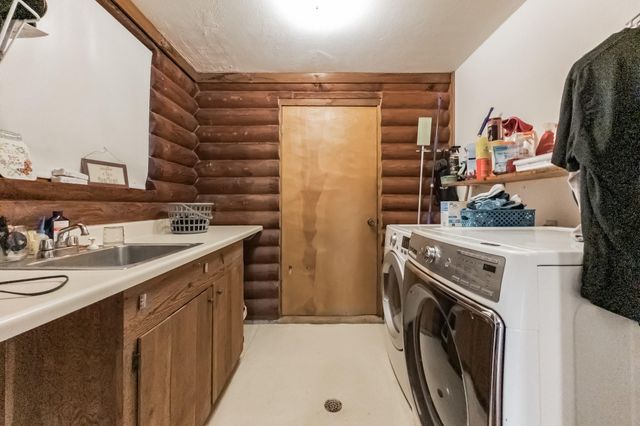 605 Ne Clayton Street, Dayton, TX 77535