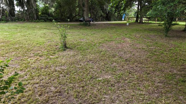 605 Ne Clayton Street, Dayton, TX 77535