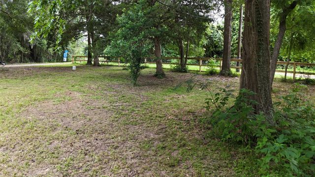 605 Ne Clayton Street, Dayton, TX 77535