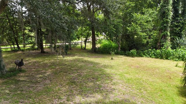 605 Ne Clayton Street, Dayton, TX 77535