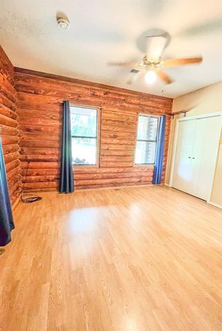 605 Ne Clayton Street, Dayton, TX 77535