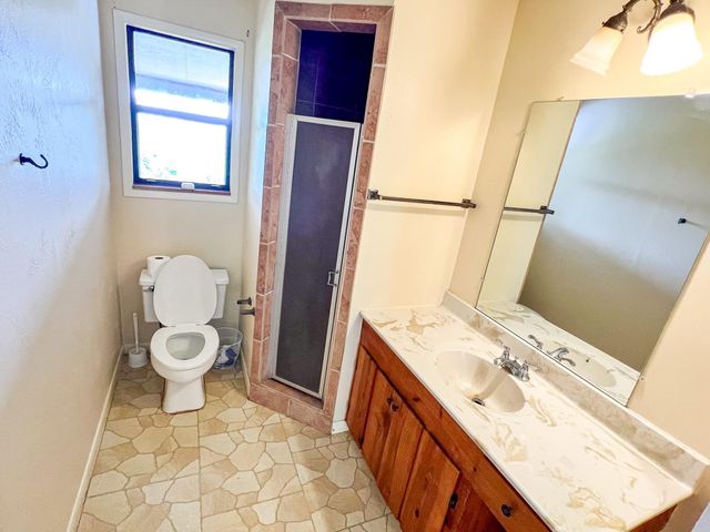 605 Ne Clayton Street, Dayton, TX 77535