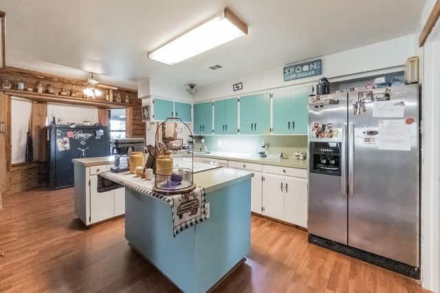 605 Ne Clayton Street, Dayton, TX 77535