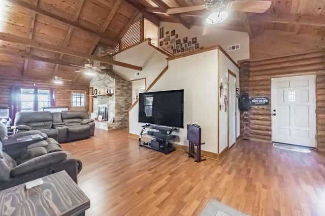 605 Ne Clayton Street, Dayton, TX 77535
