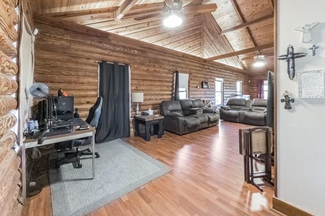 605 Ne Clayton Street, Dayton, TX 77535