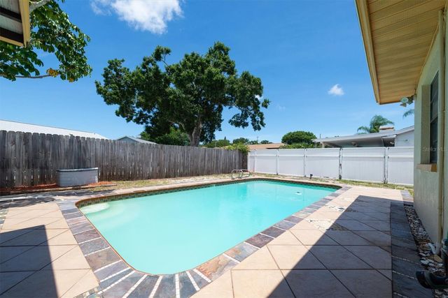 13200 RIDGE ROAD, Largo, FL 33778