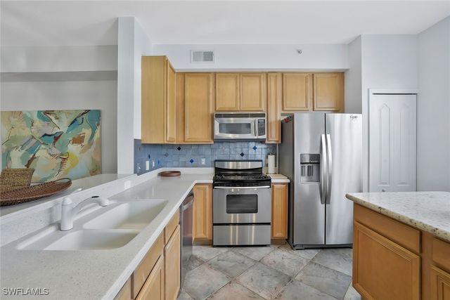 6824 Sterling Greens PL 3304, Naples, FL 34104