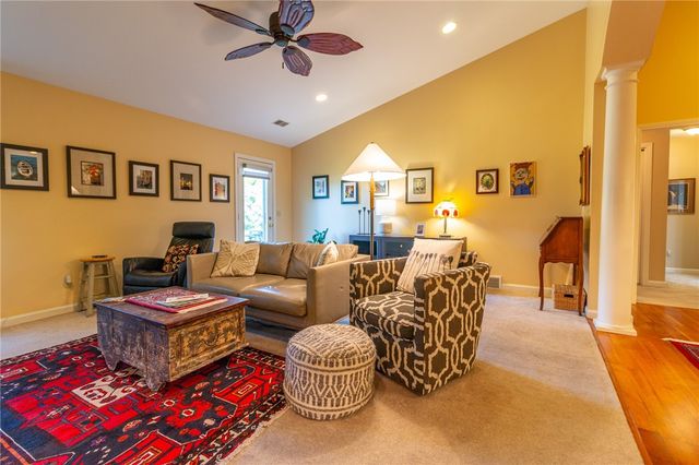 138 Abbey Rd, Neshannock Twp, PA 16105