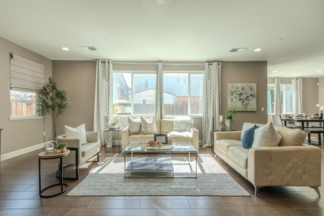 516 S Ventana Ave, Tracy, CA 95376