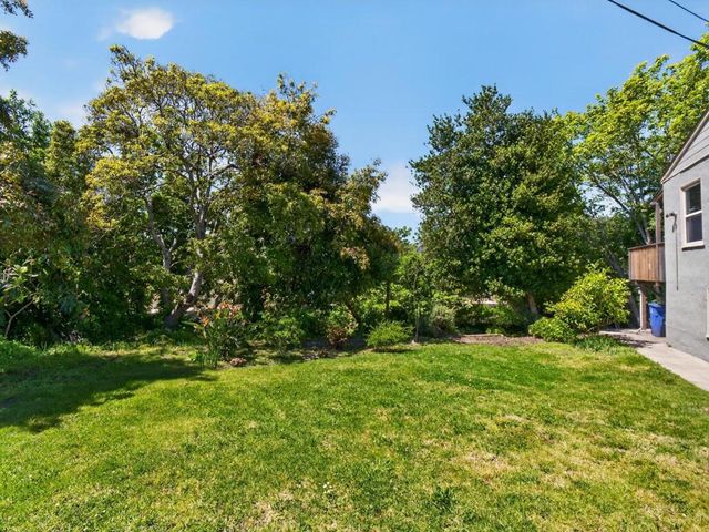 Berkeley Way, Santa Cruz, CA 95062