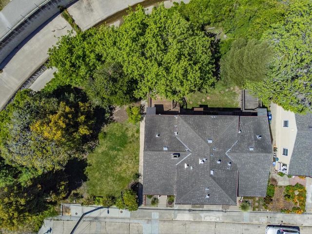 Berkeley Way, Santa Cruz, CA 95062