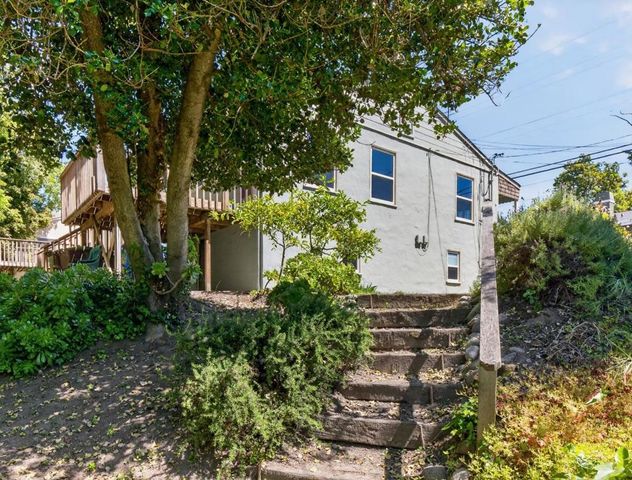 Berkeley Way, Santa Cruz, CA 95062