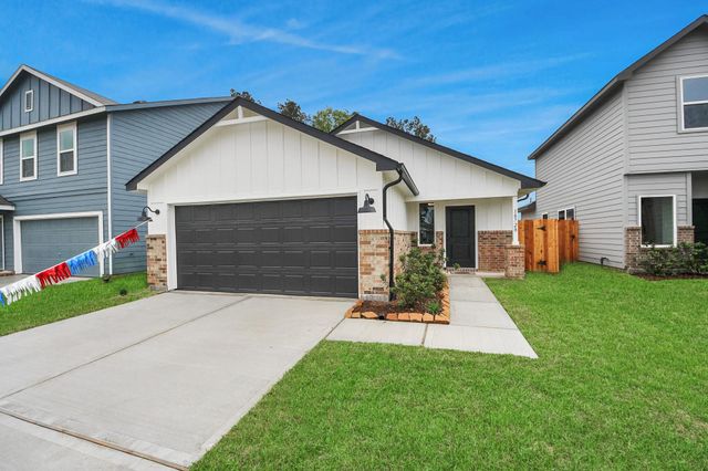 18728 Loom Drive, Conroe, TX 77306