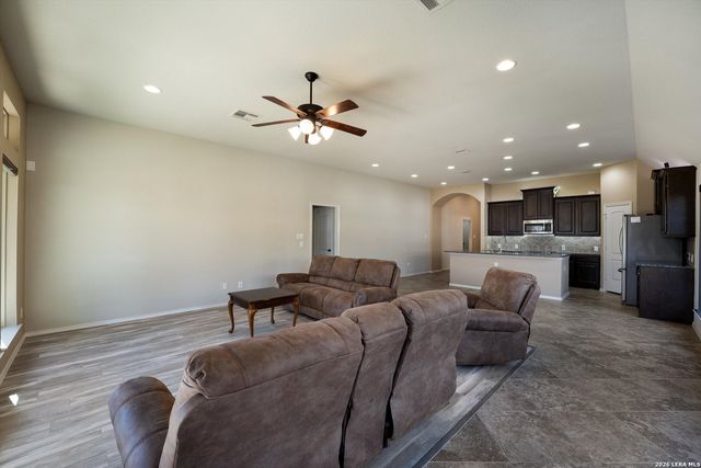 2121 Mill Valley, Seguin, TX 78155