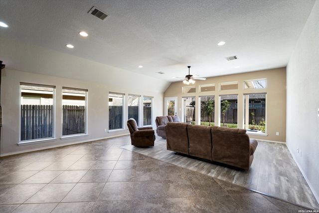 2121 Mill Valley, Seguin, TX 78155