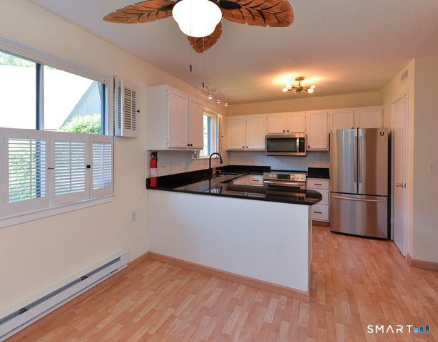 333 Heritage Village B, Southbury, CT 06488