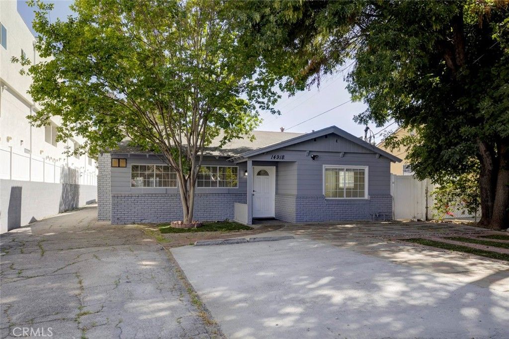 Image 1 of property listing at 14918 Wyandotte, Van Nuys, CA 91405