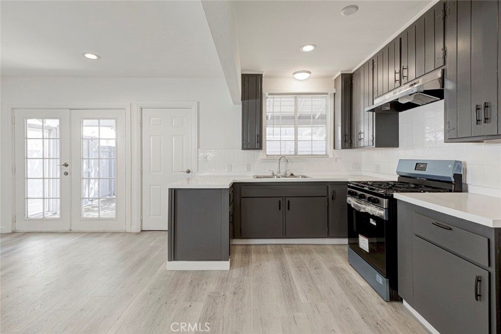 Image 18 of property listing at 14918 Wyandotte, Van Nuys, CA 91405