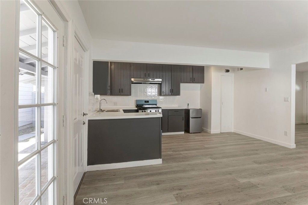 Image 19 of property listing at 14918 Wyandotte, Van Nuys, CA 91405