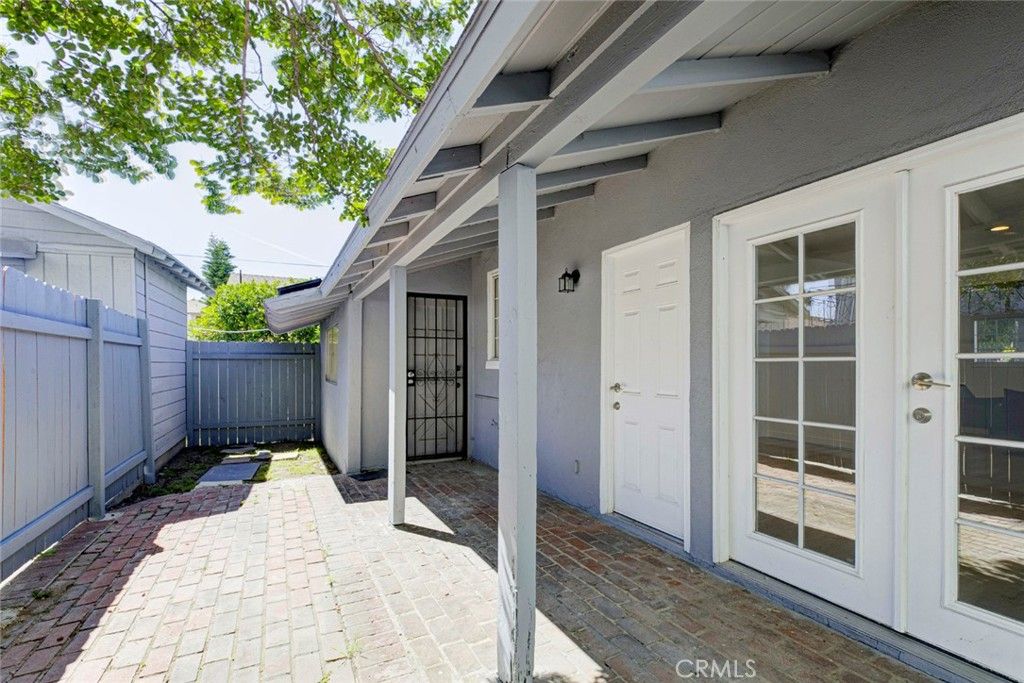 Image 21 of property listing at 14918 Wyandotte, Van Nuys, CA 91405