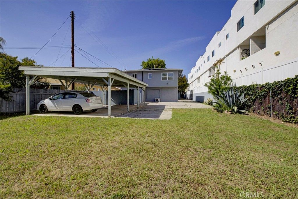 Image 3 of property listing at 14918 Wyandotte, Van Nuys, CA 91405