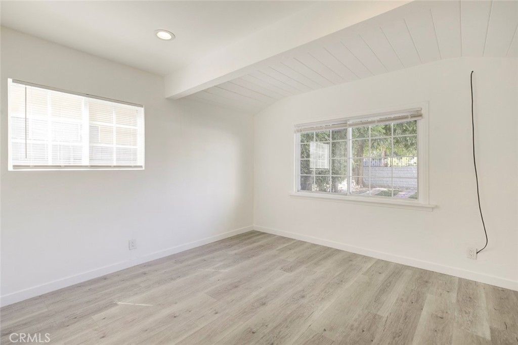 Image 30 of property listing at 14918 Wyandotte, Van Nuys, CA 91405