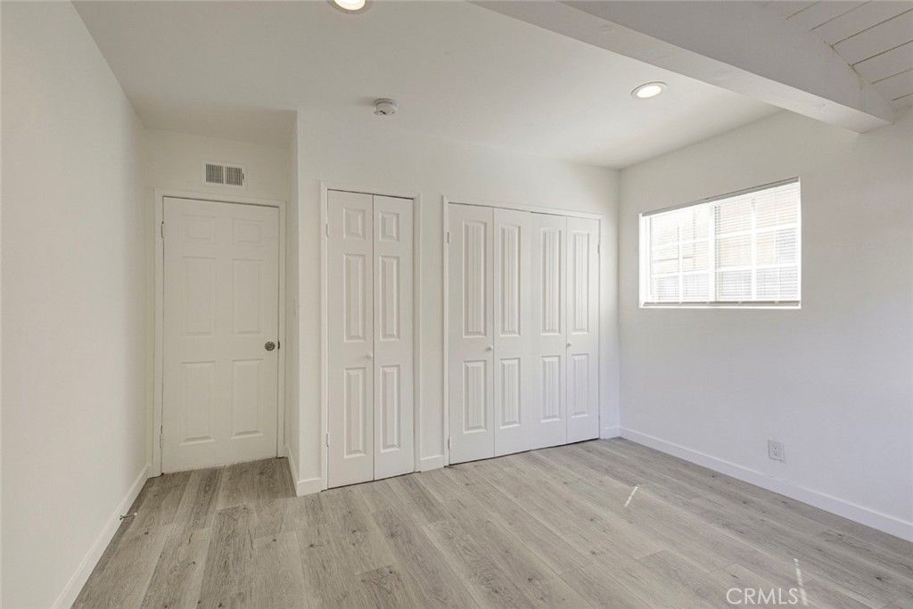 Image 31 of property listing at 14918 Wyandotte, Van Nuys, CA 91405