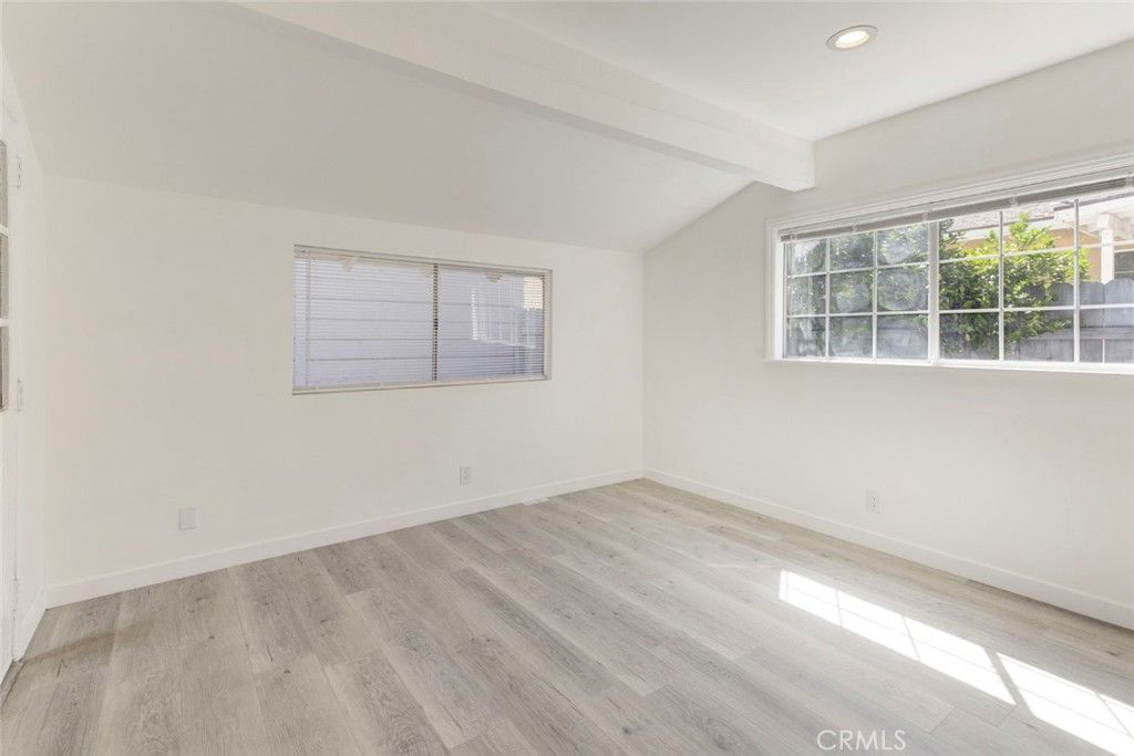 Image 32 of property listing at 14918 Wyandotte, Van Nuys, CA 91405
