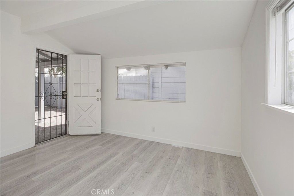 Image 35 of property listing at 14918 Wyandotte, Van Nuys, CA 91405