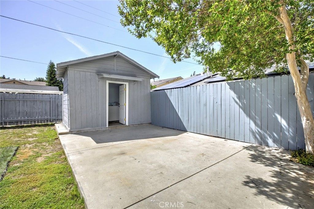 Image 40 of property listing at 14918 Wyandotte, Van Nuys, CA 91405