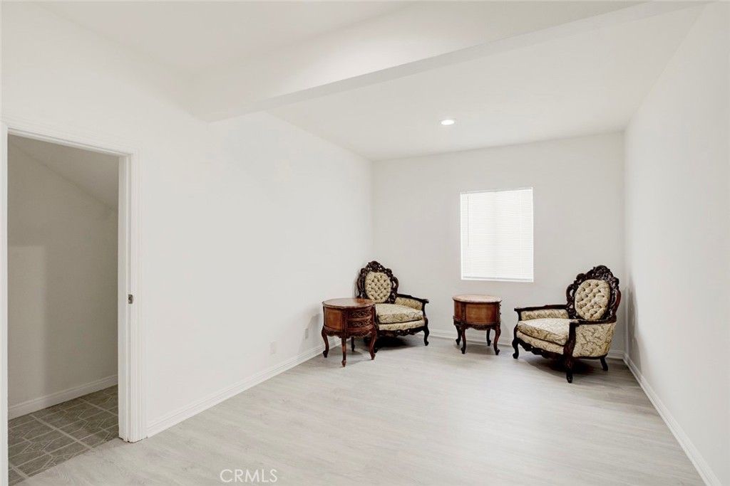 Image 53 of property listing at 14918 Wyandotte, Van Nuys, CA 91405