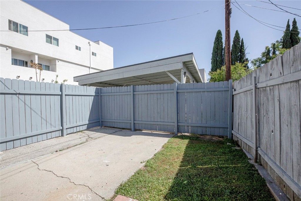 Image 59 of property listing at 14918 Wyandotte, Van Nuys, CA 91405