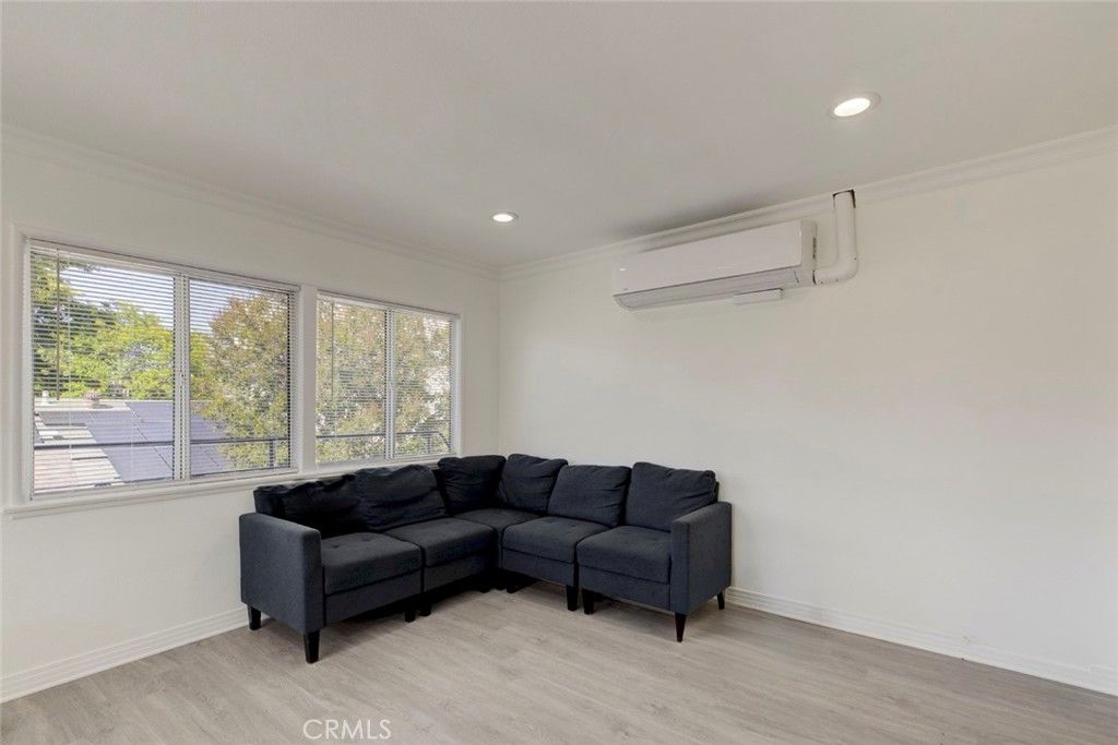 Image 63 of property listing at 14918 Wyandotte, Van Nuys, CA 91405