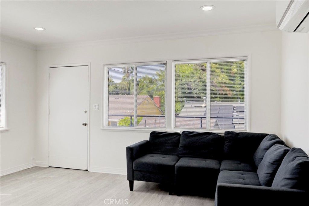 Image 64 of property listing at 14918 Wyandotte, Van Nuys, CA 91405