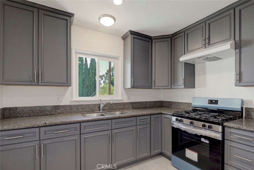 Image 66 of property listing at 14918 Wyandotte, Van Nuys, CA 91405