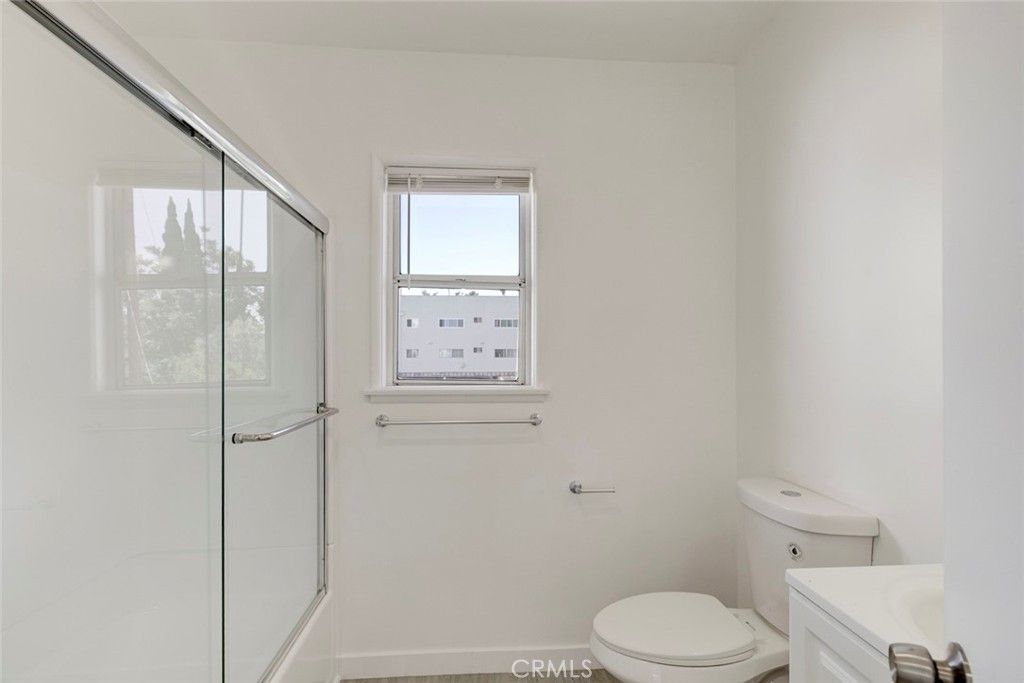 Image 68 of property listing at 14918 Wyandotte, Van Nuys, CA 91405