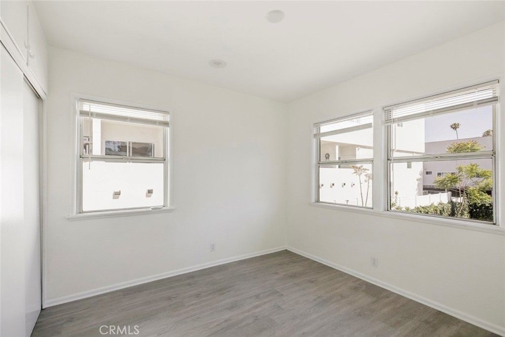Image 70 of property listing at 14918 Wyandotte, Van Nuys, CA 91405