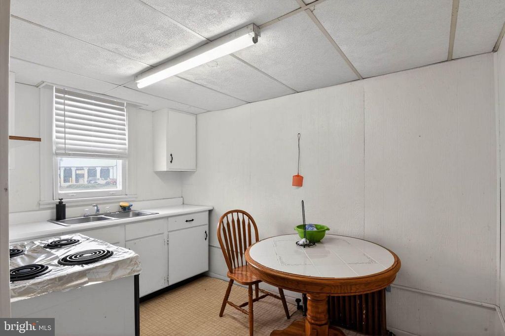 Image 7 of property listing at 920 N SALISBURY BLVD, Salisbury, MD 21801