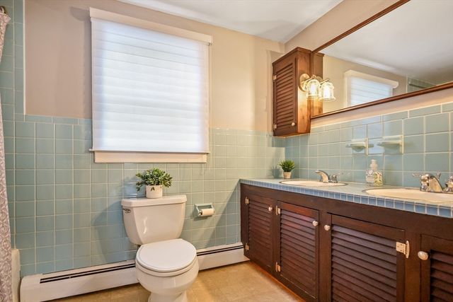 15 Cedarcrest Lane, Haverhill, MA 01835