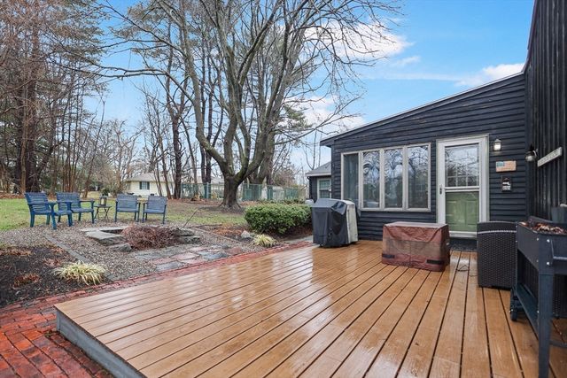 15 Cedarcrest Lane, Haverhill, MA 01835