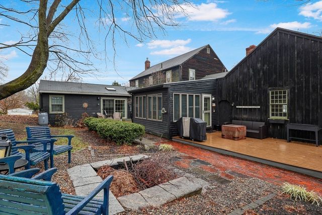 15 Cedarcrest Lane, Haverhill, MA 01835