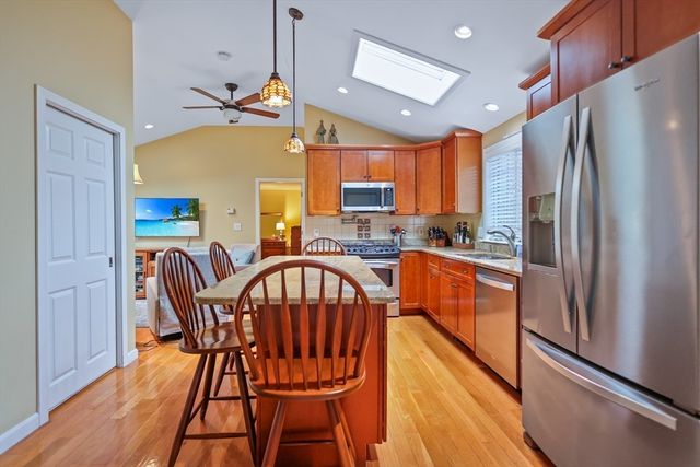 15 Cedarcrest Lane, Haverhill, MA 01835