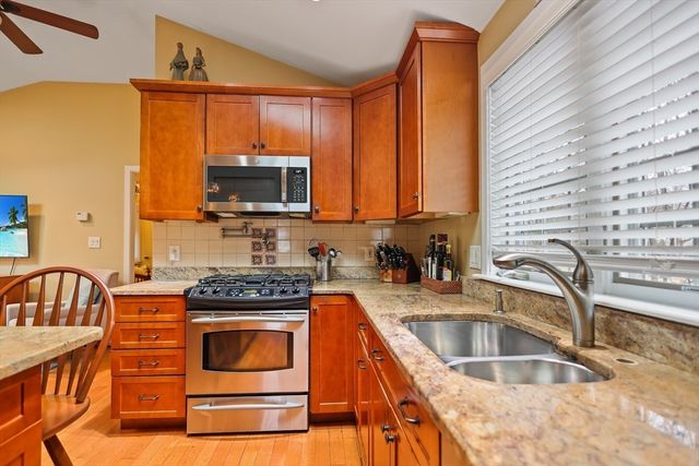 15 Cedarcrest Lane, Haverhill, MA 01835