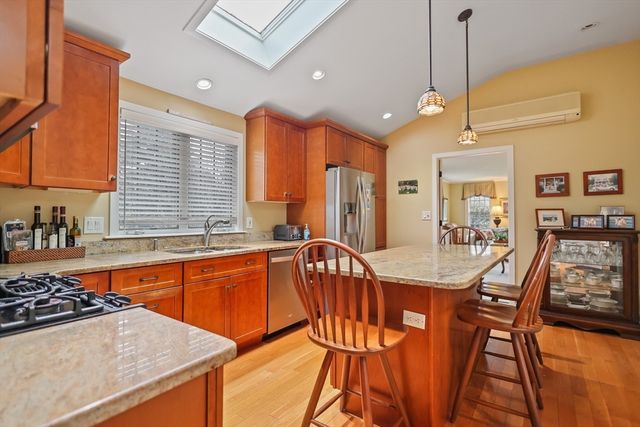 15 Cedarcrest Lane, Haverhill, MA 01835