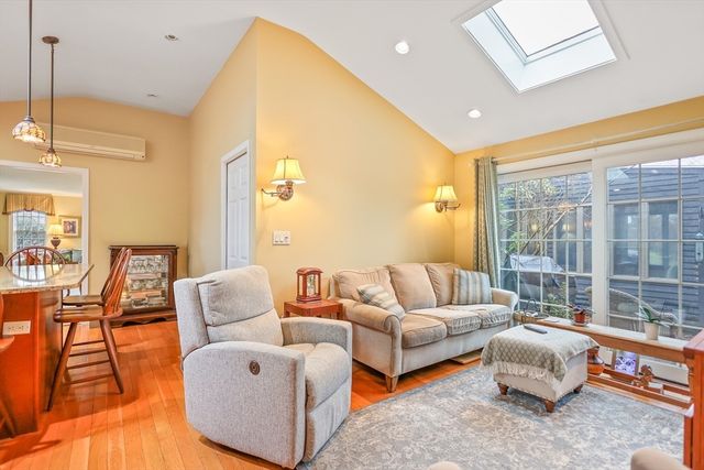 15 Cedarcrest Lane, Haverhill, MA 01835