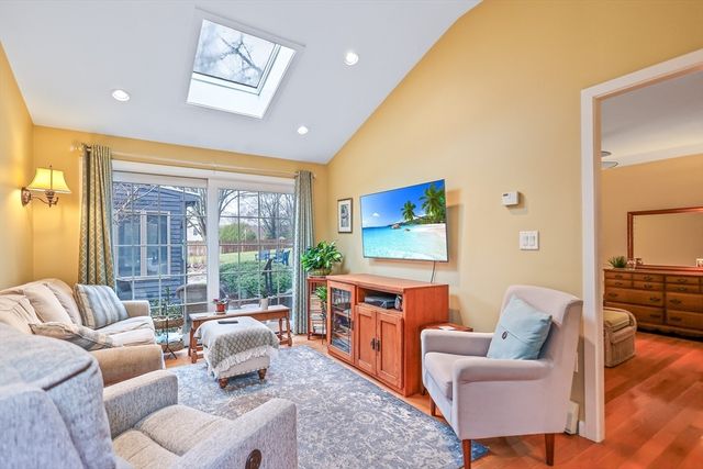 15 Cedarcrest Lane, Haverhill, MA 01835